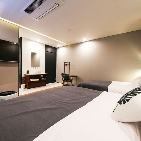 Brown Dot Hotel Yangjeong Busan Exterior foto